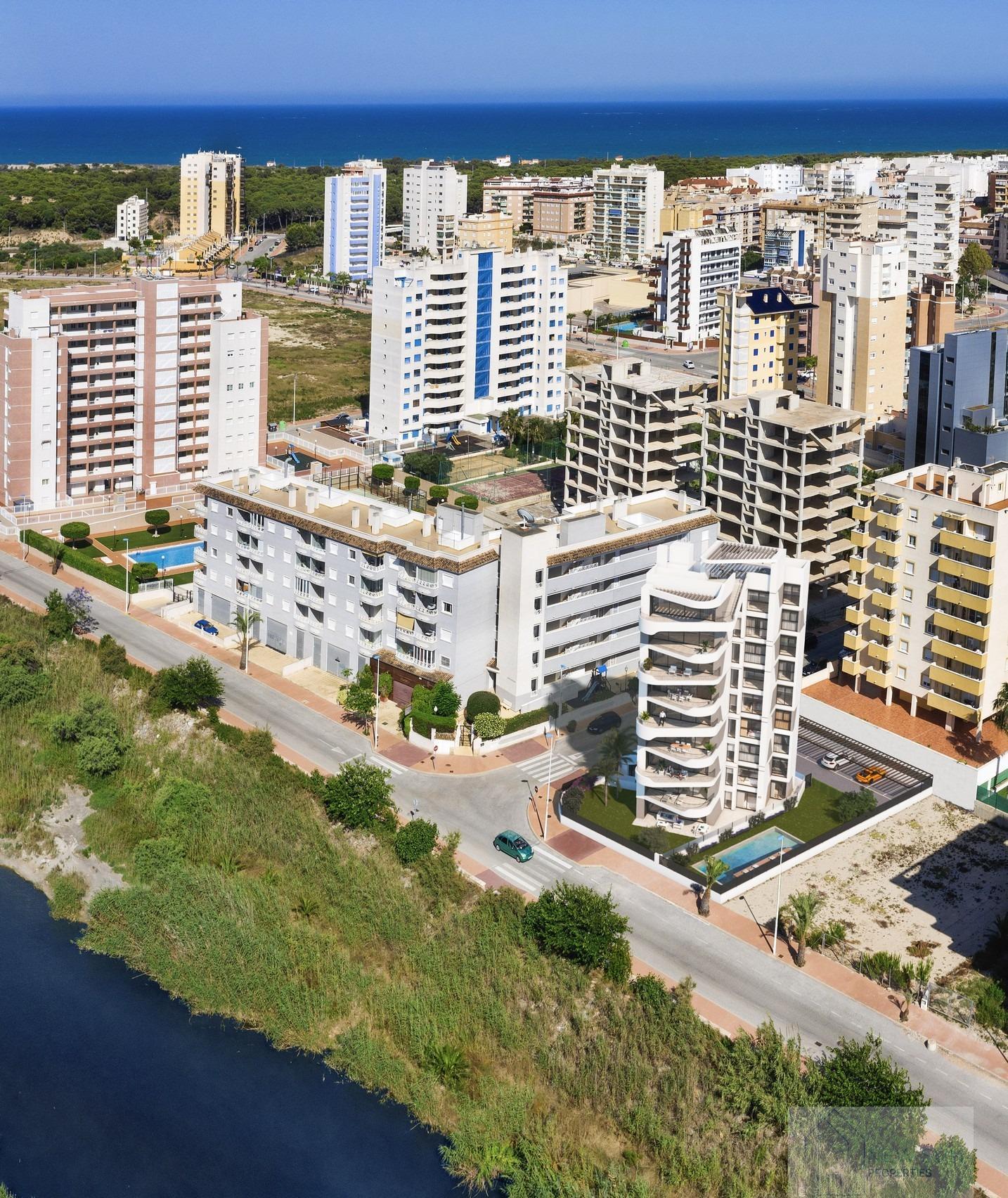 For sale of penthouse in Guardamar del Segura