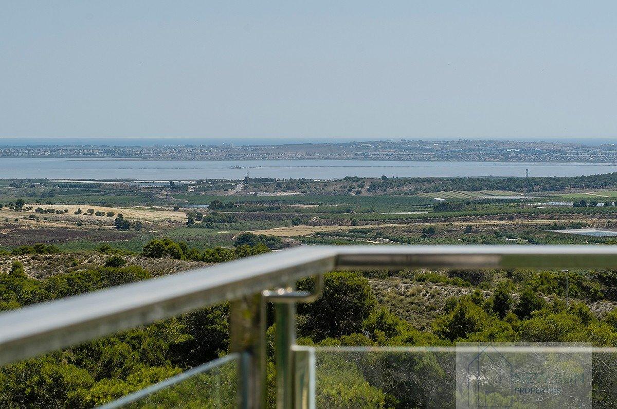 For sale of bungalow in San Miguel de Salinas