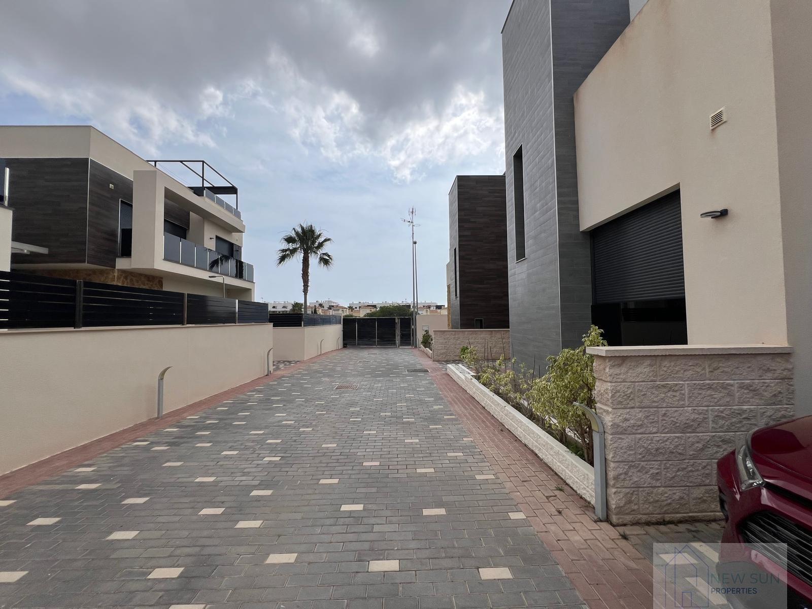 For sale of chalet in Orihuela Costa