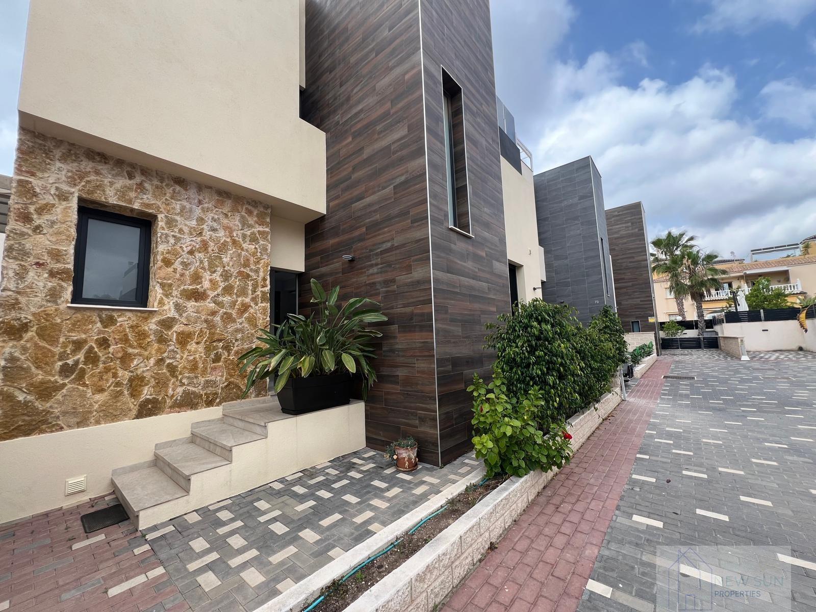 For sale of chalet in Orihuela Costa