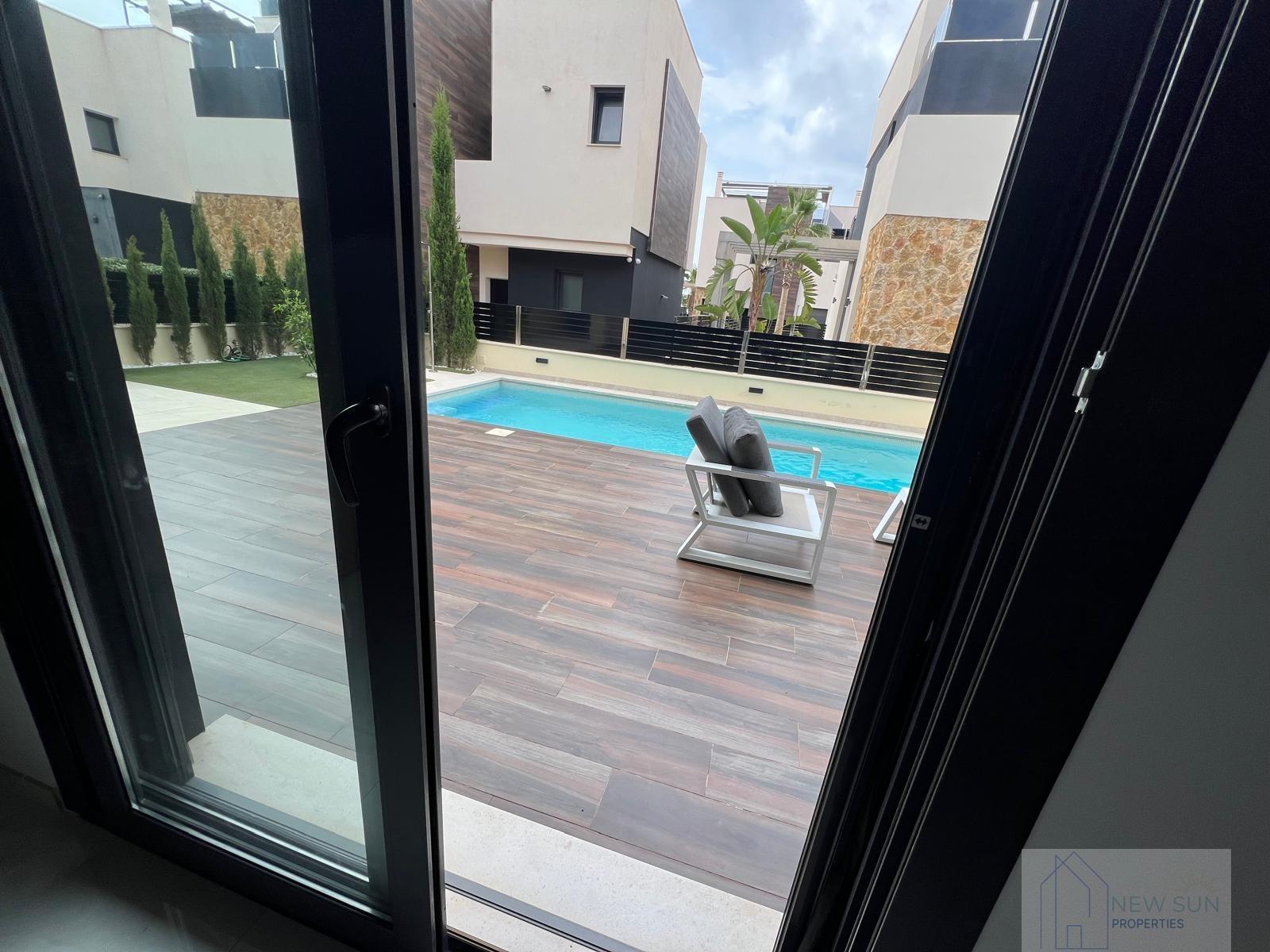 For sale of chalet in Orihuela Costa