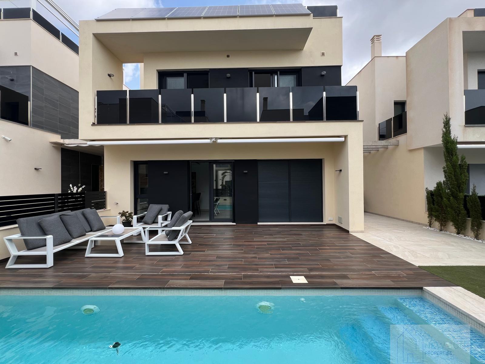 For sale of chalet in Orihuela Costa