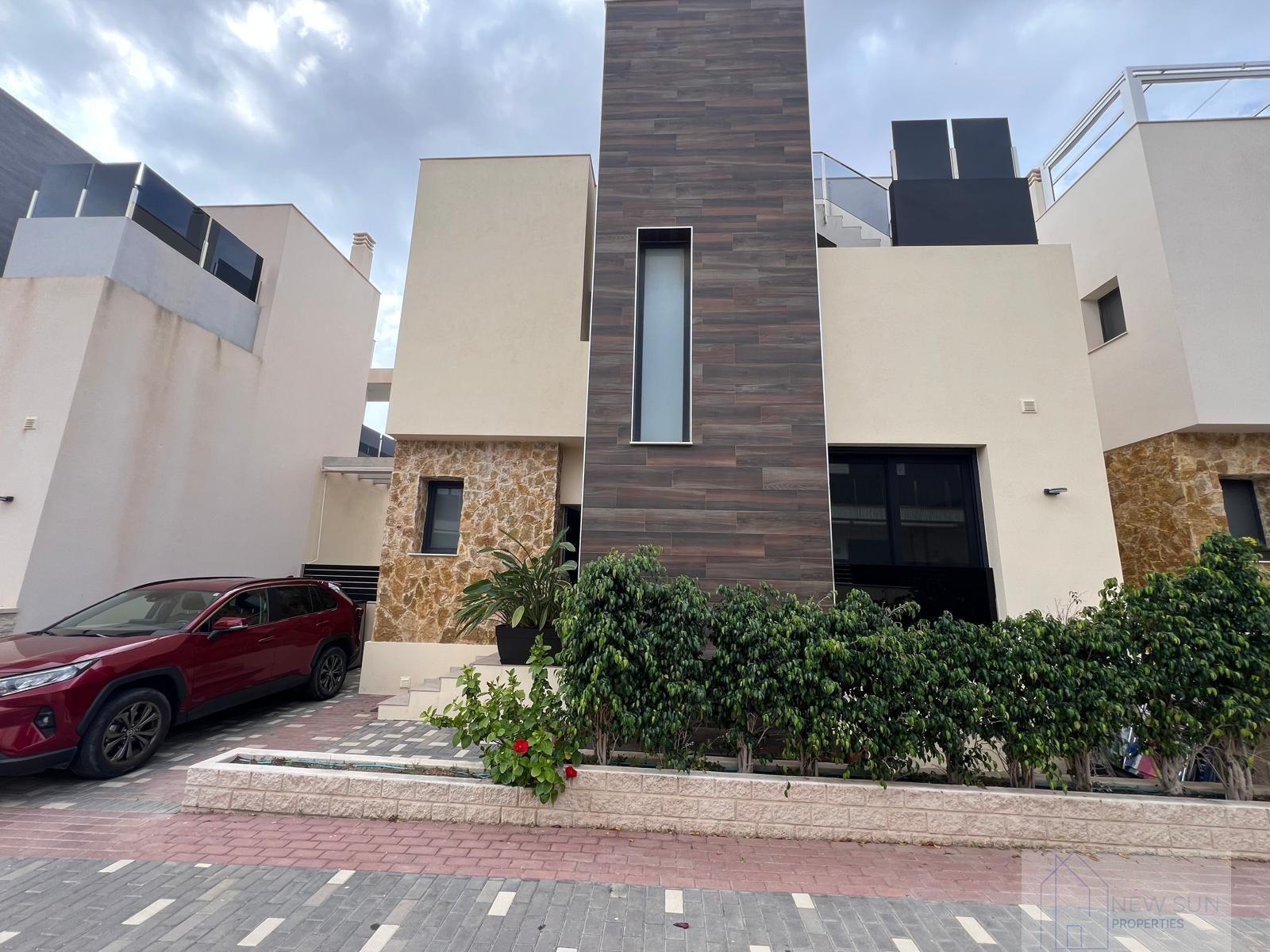 For sale of chalet in Orihuela Costa