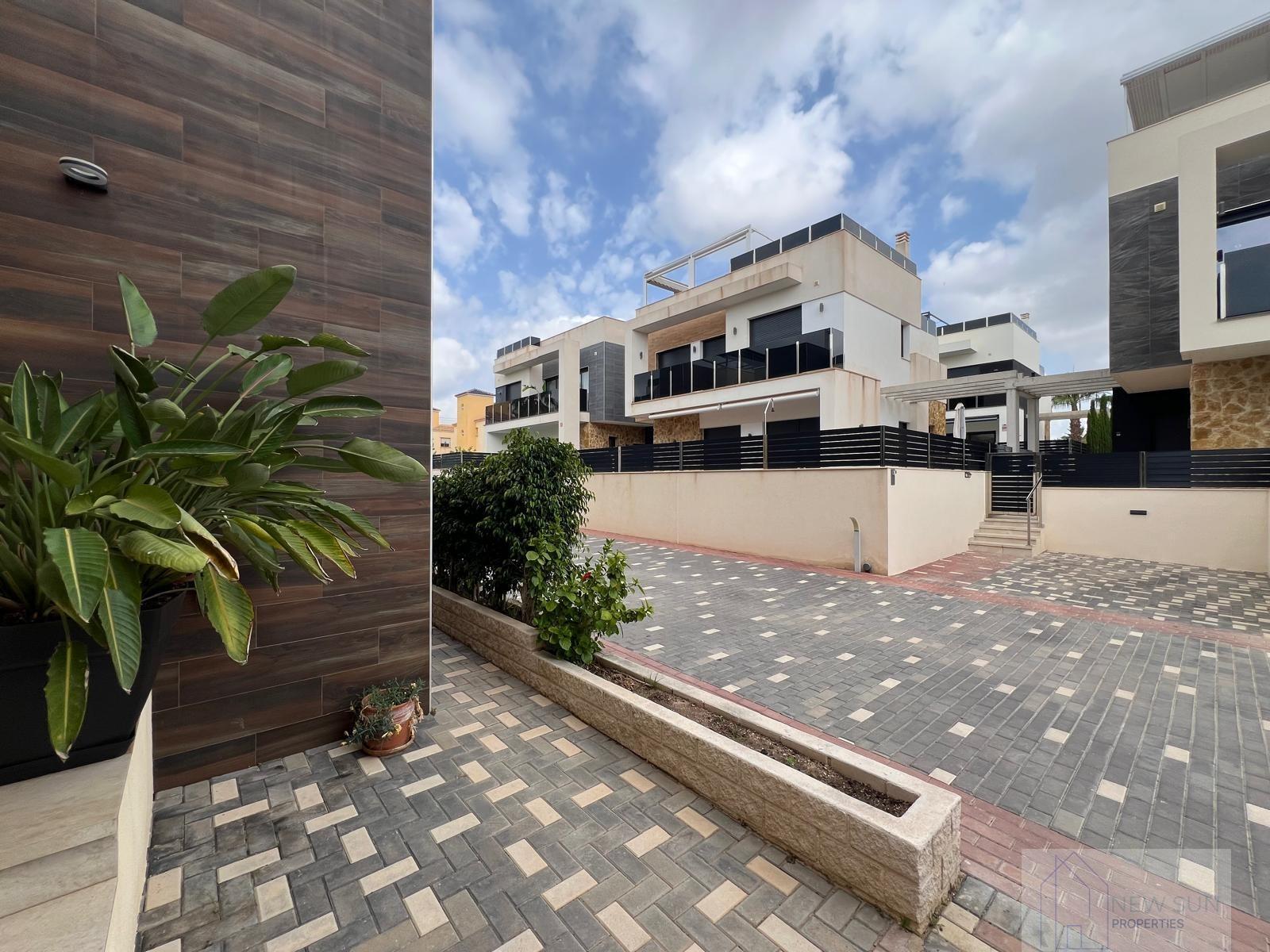 For sale of chalet in Orihuela Costa