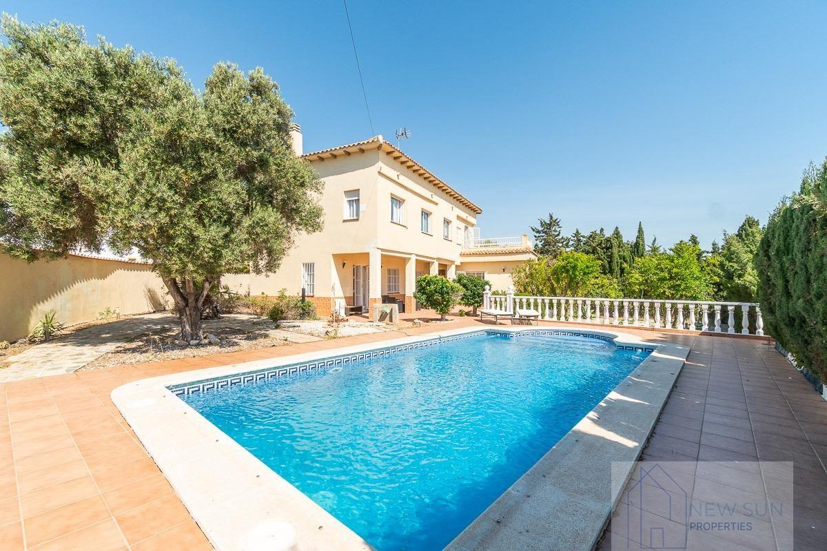 For sale of villa in Torrevieja