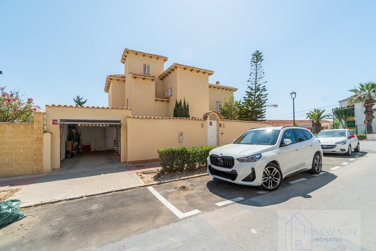 For sale of villa in Torrevieja
