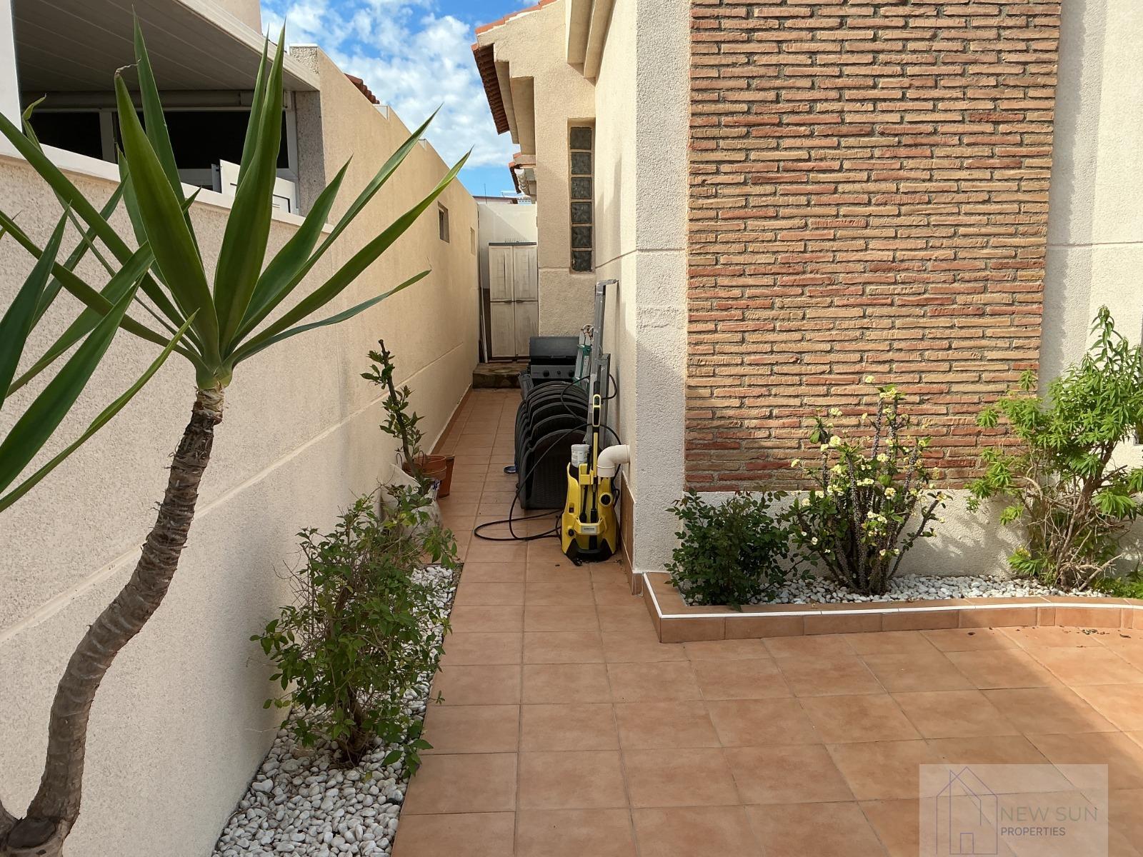 For sale of house in Orihuela Costa