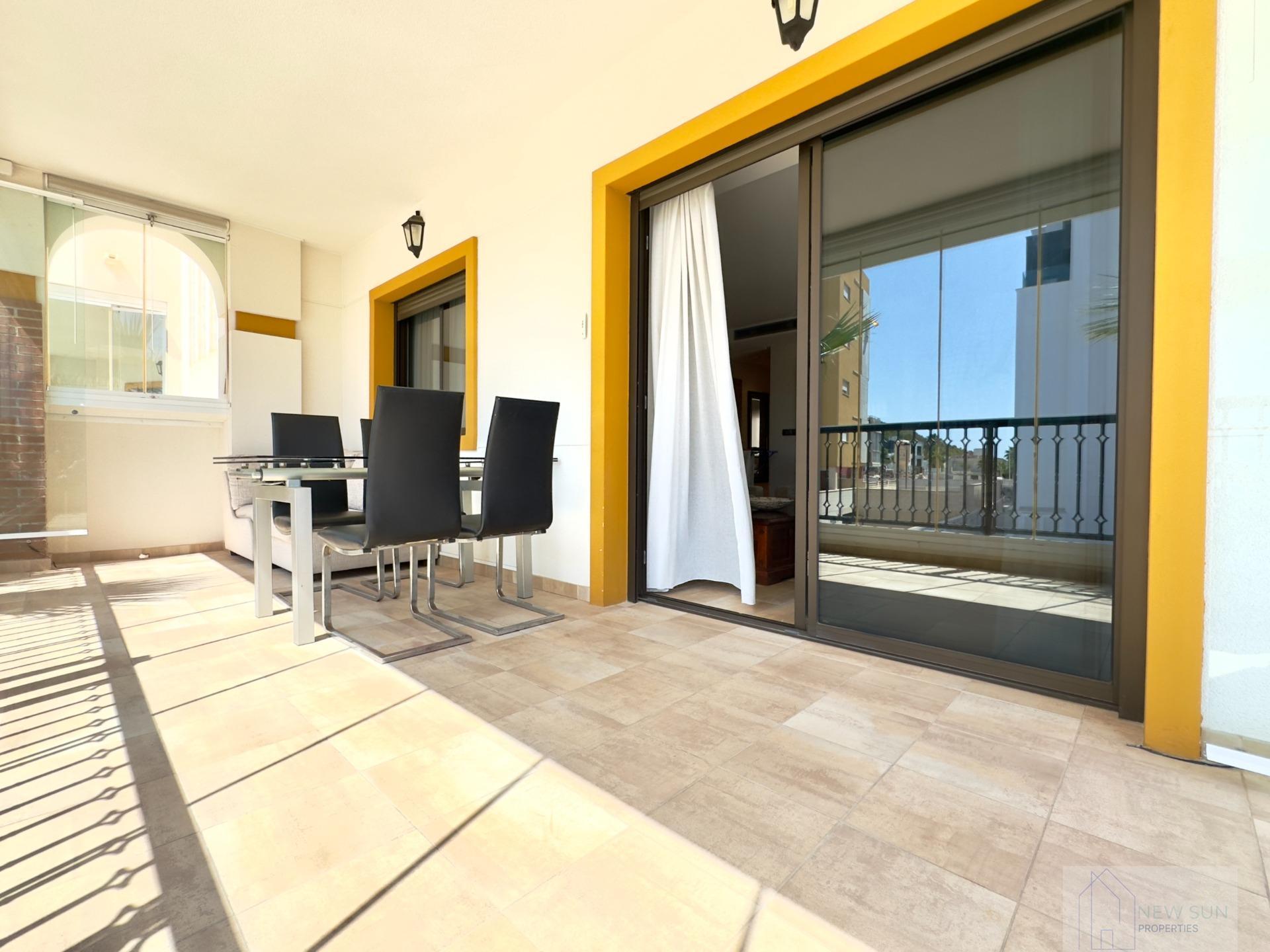 For sale of apartment in Guardamar del Segura