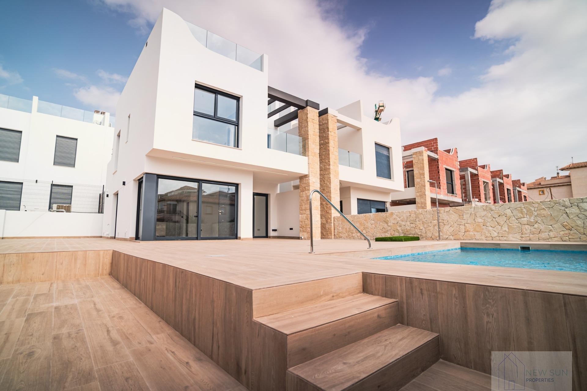 For sale of villa in Orihuela Costa