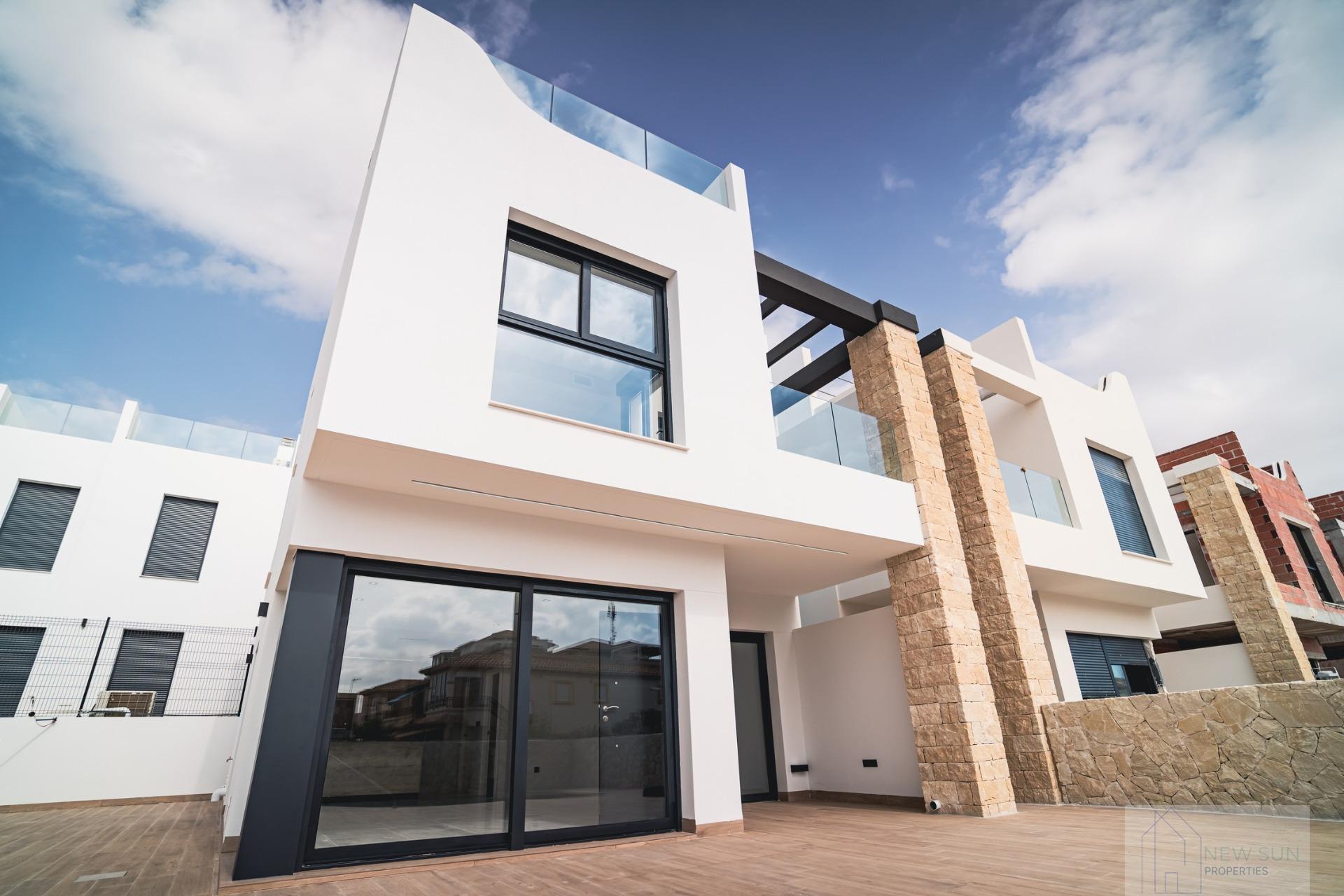 For sale of villa in Orihuela Costa