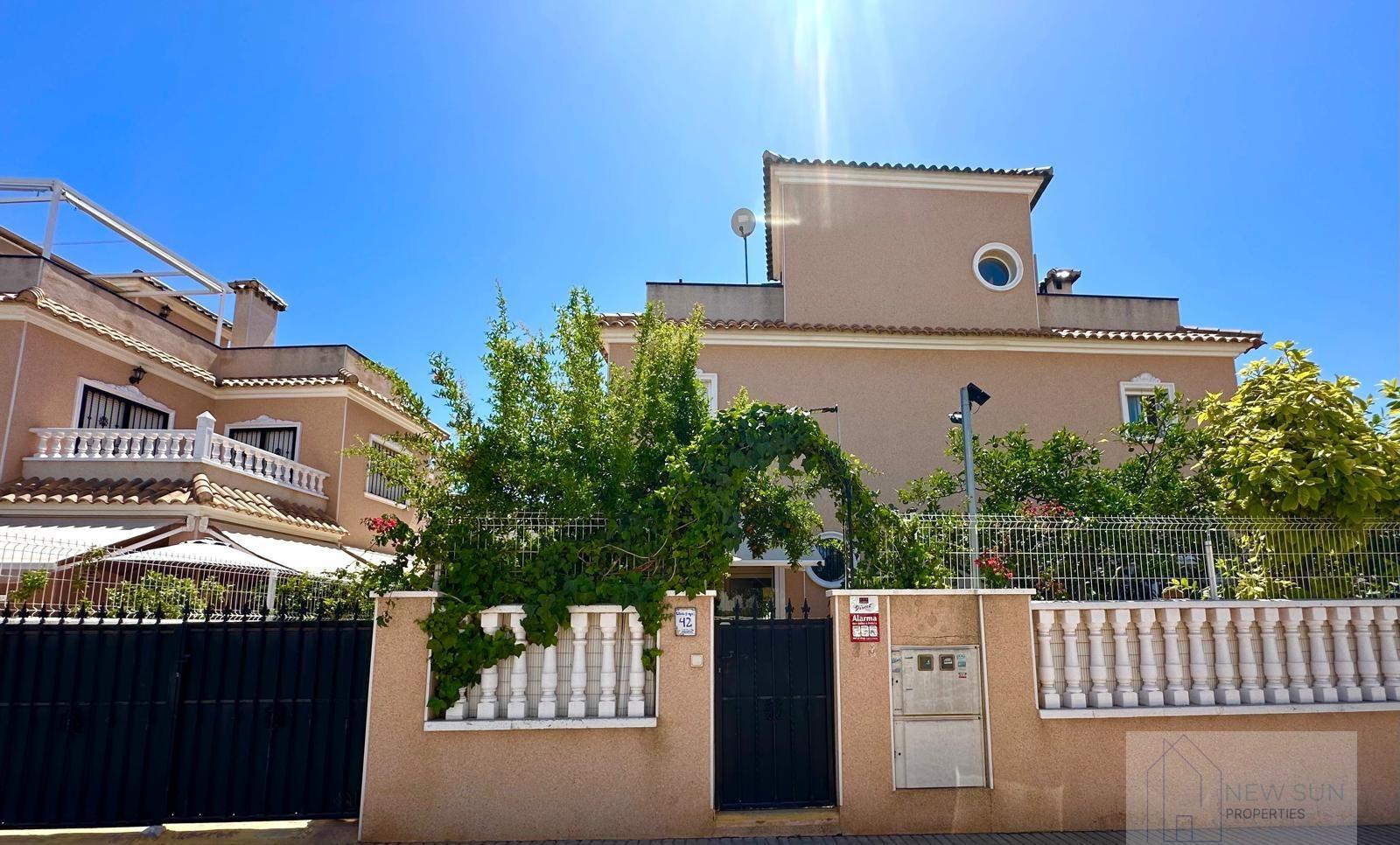 For sale of chalet in Orihuela Costa