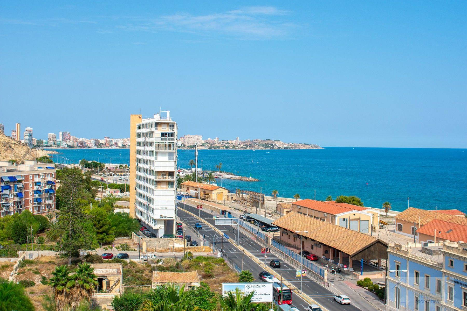 For sale of penthouse in Alicante