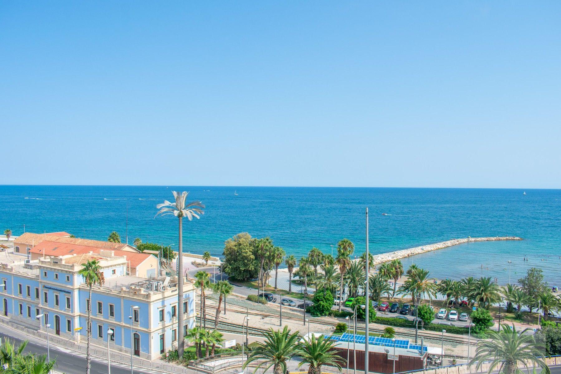 For sale of penthouse in Alicante