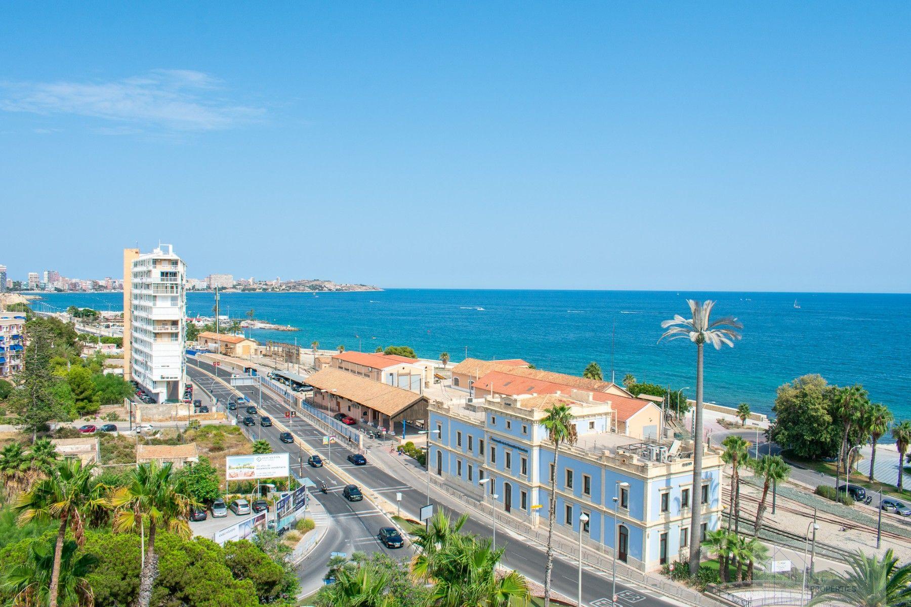 For sale of penthouse in Alicante