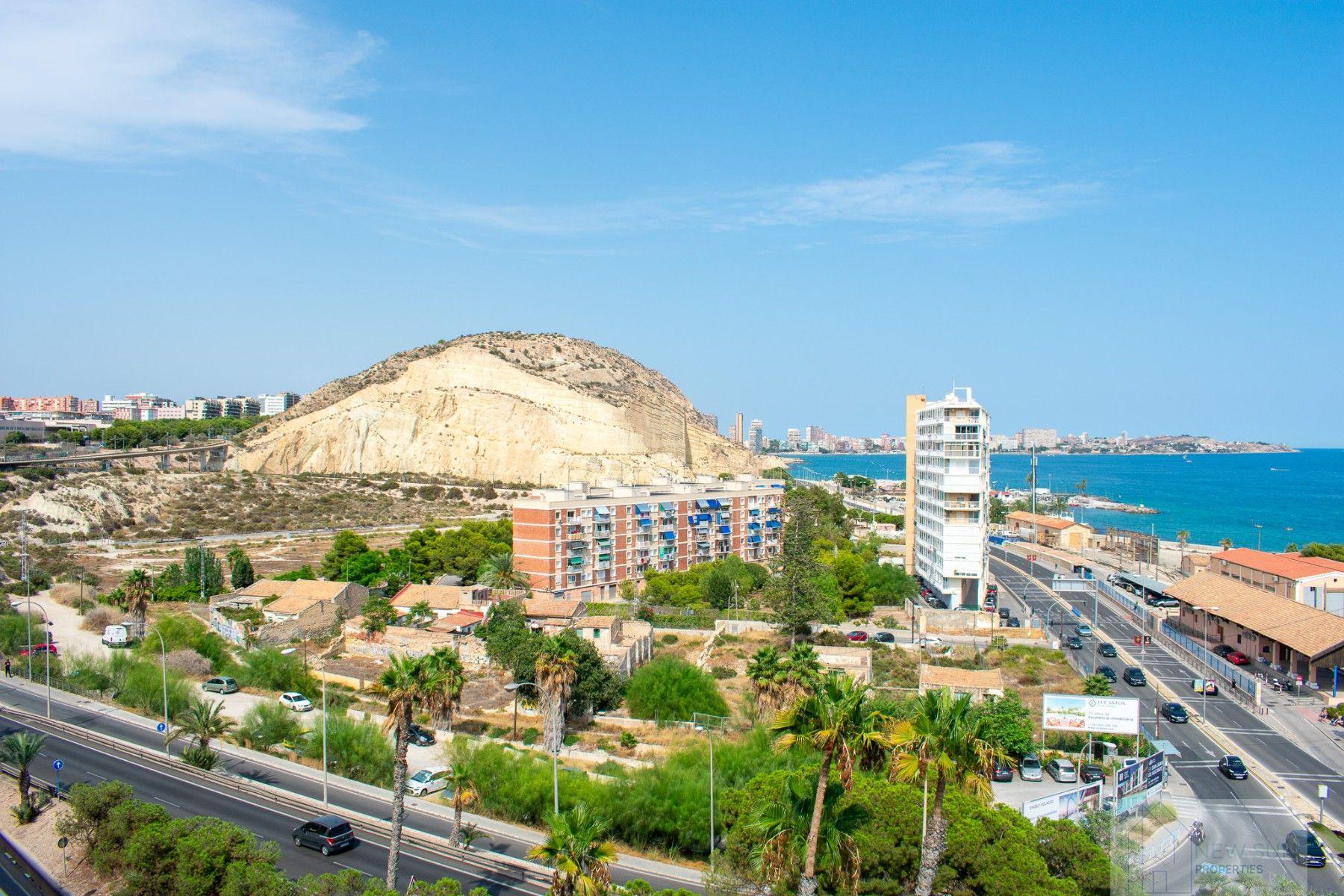 For sale of penthouse in Alicante