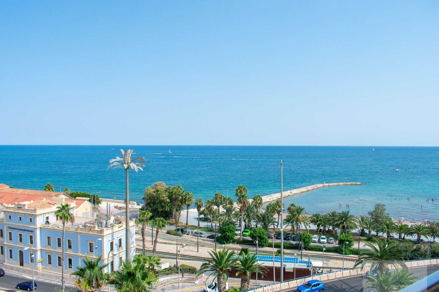 For sale of penthouse in Alicante