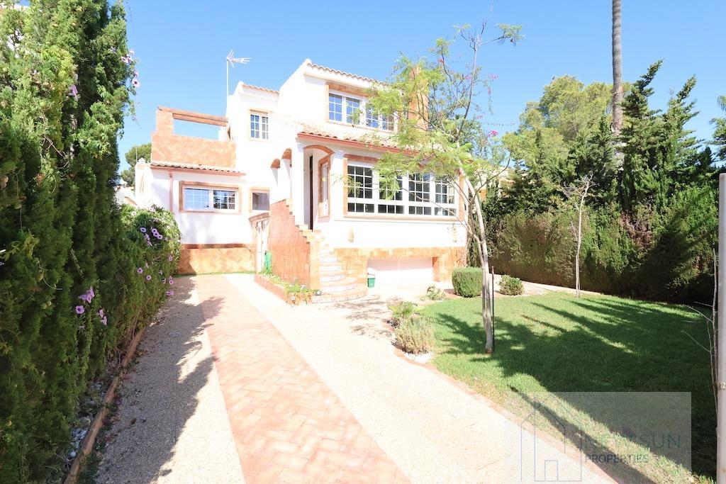 For sale of chalet in Orihuela Costa