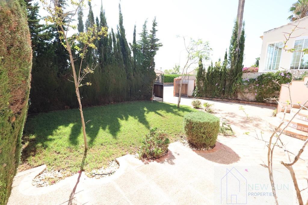 For sale of chalet in Orihuela Costa