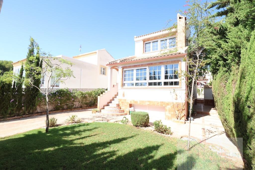 For sale of chalet in Orihuela Costa