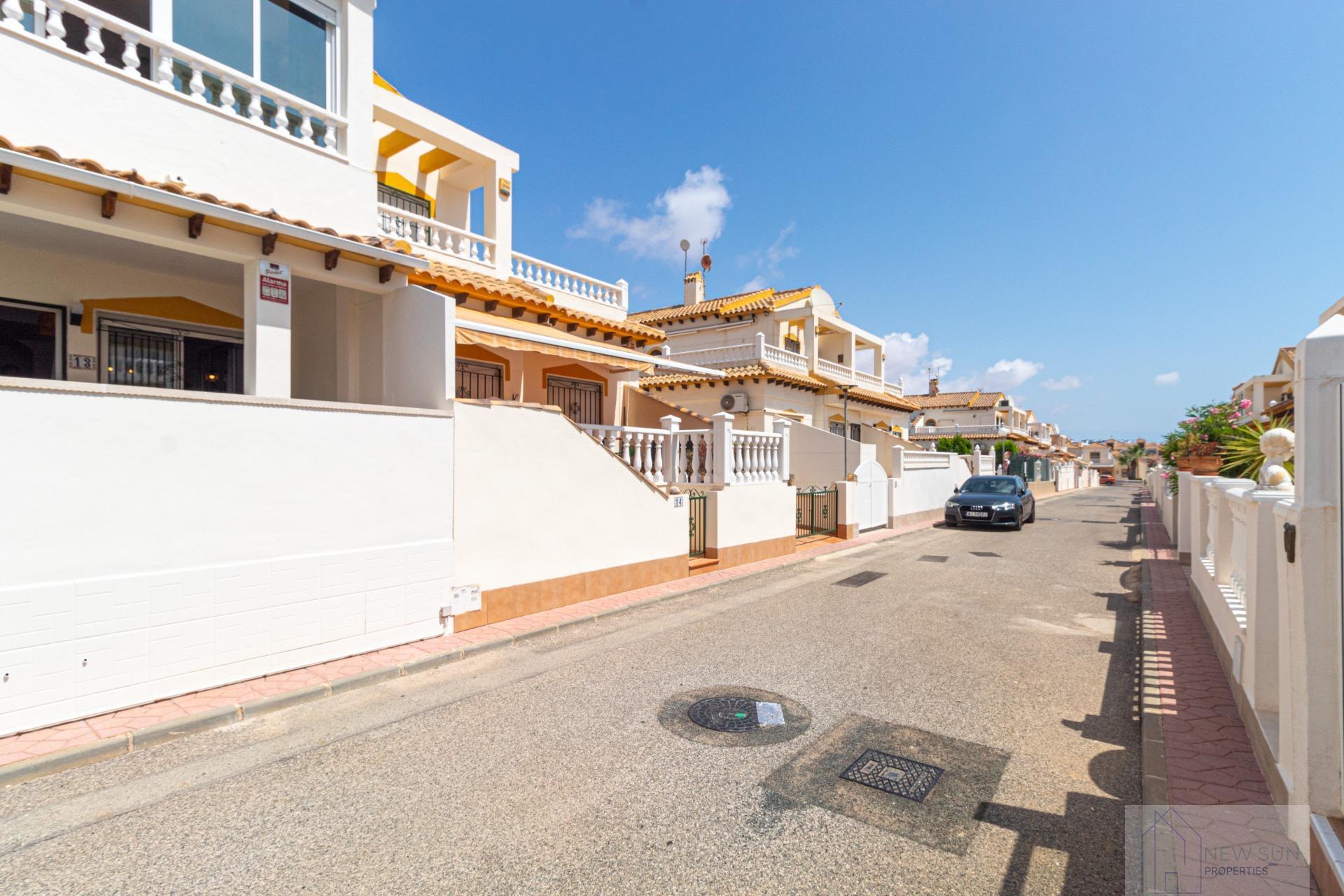 For sale of house in Orihuela Costa