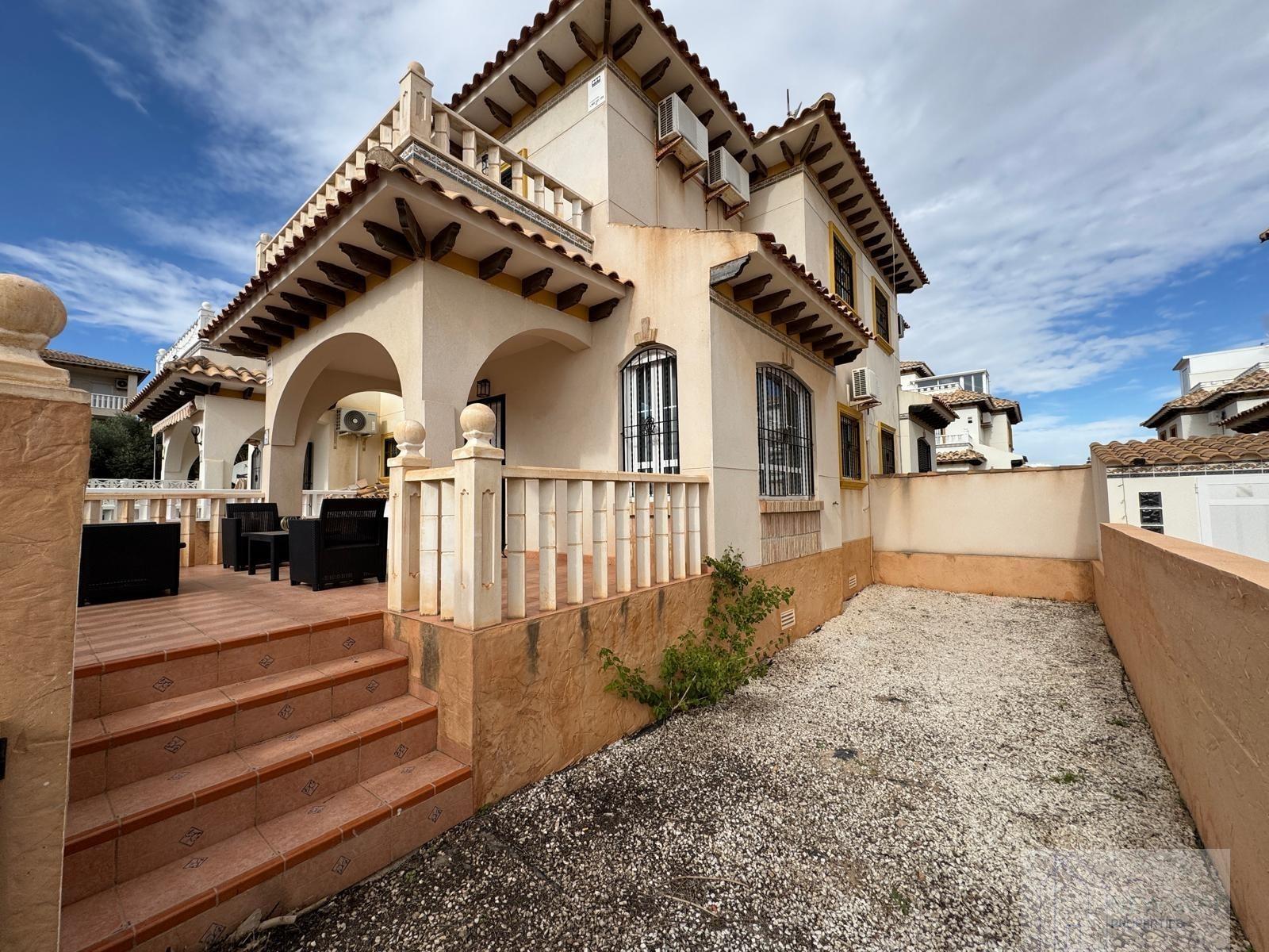 For sale of house in Orihuela Costa