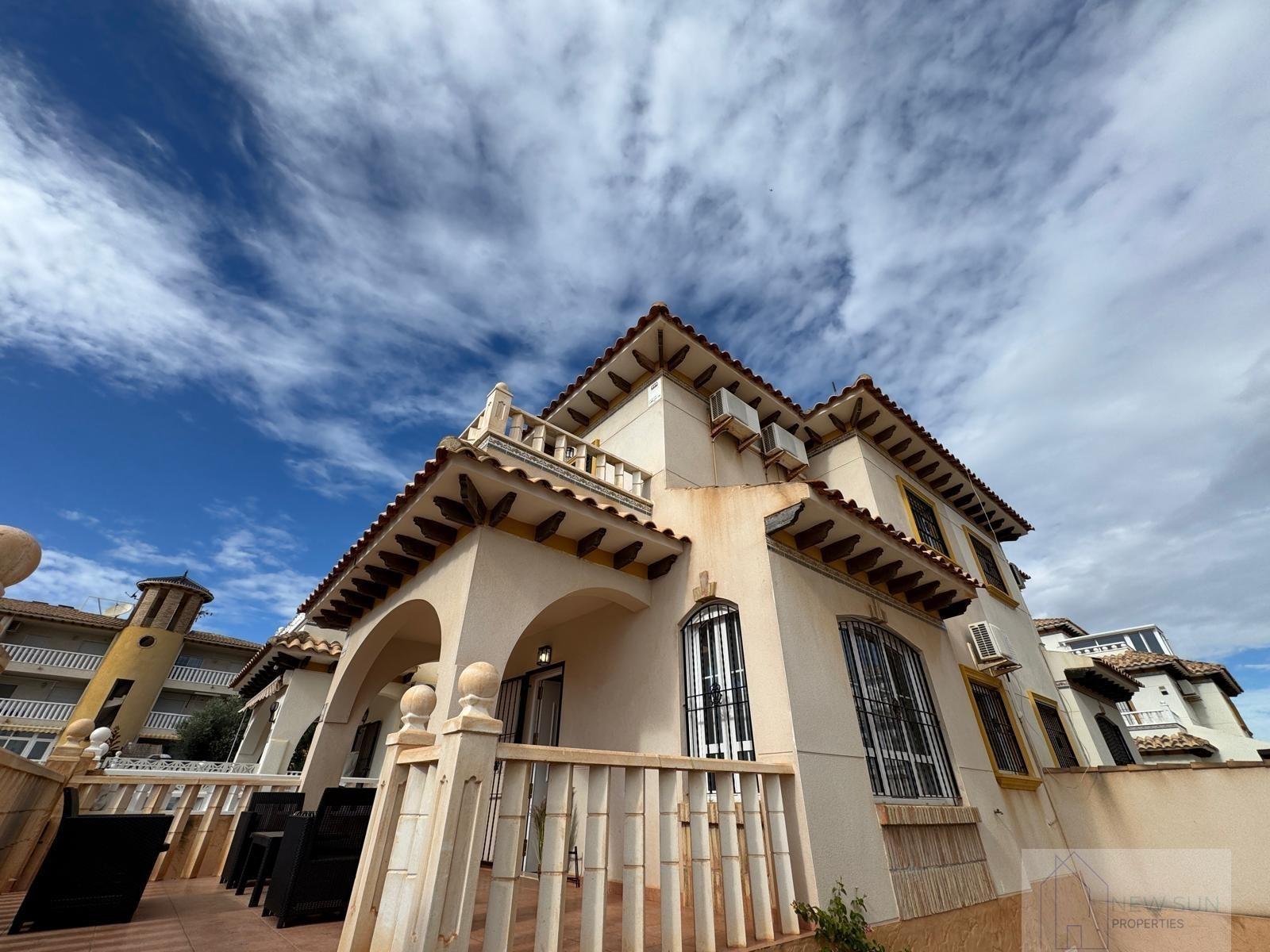 For sale of house in Orihuela Costa