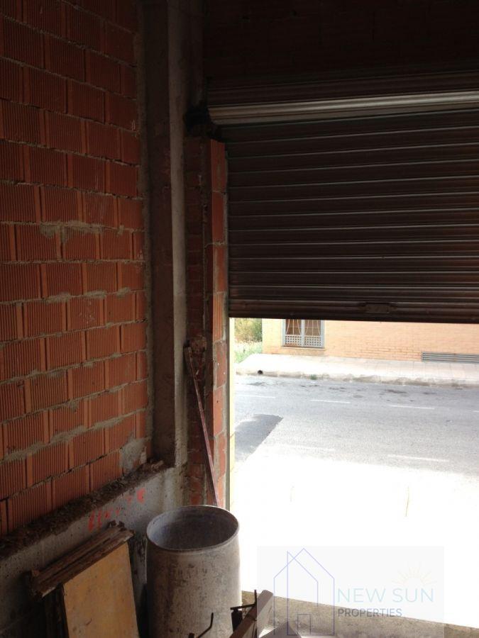 Venta de local en Los Montesinos