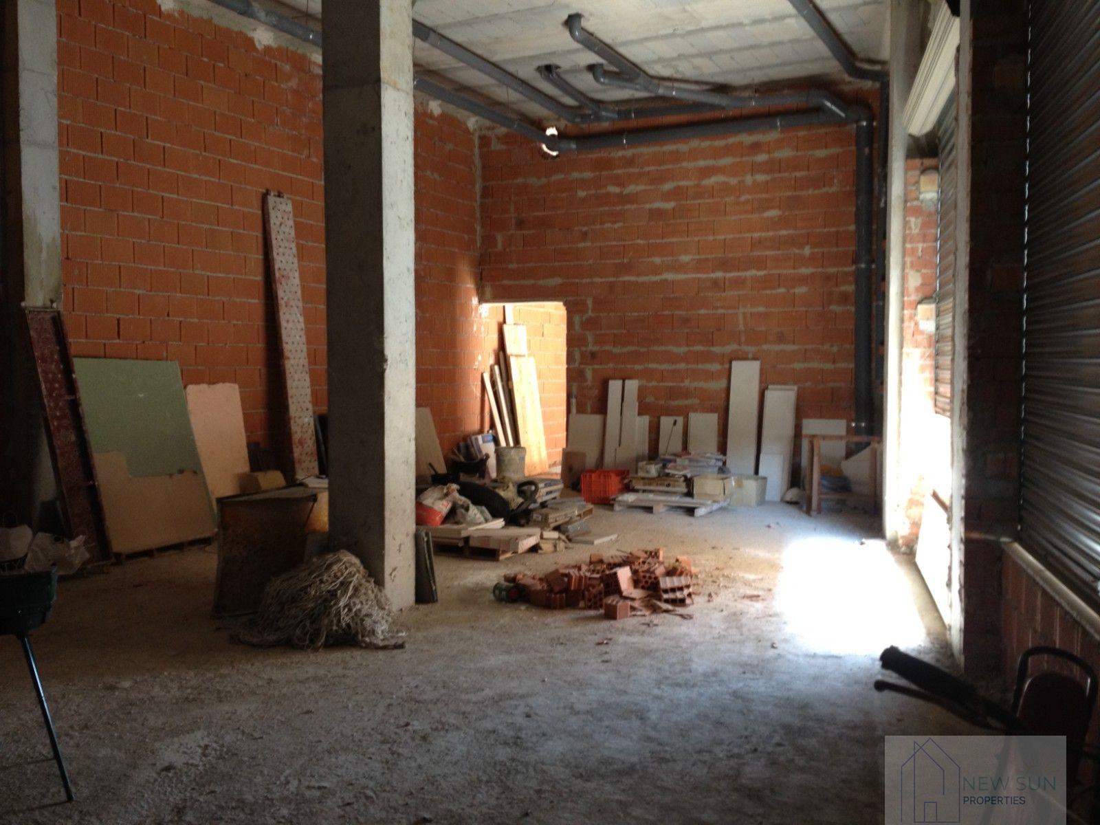 Venta de local en Los Montesinos