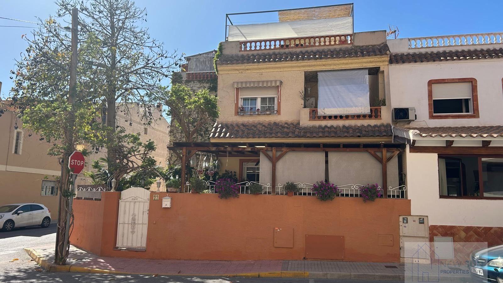 For sale of chalet in Los Montesinos