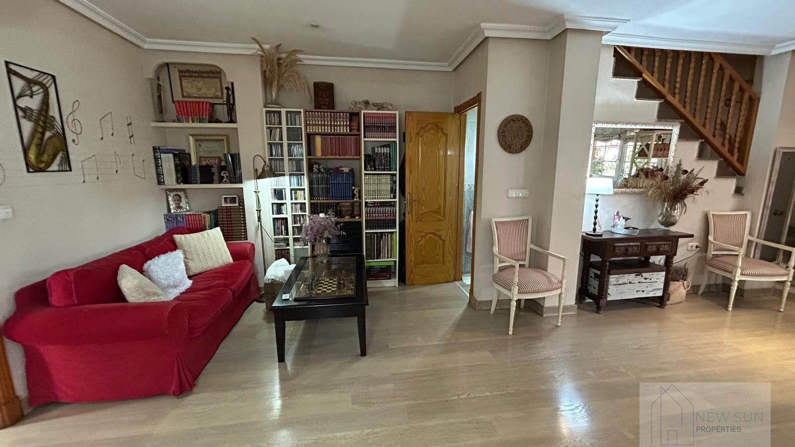 For sale of chalet in Los Montesinos