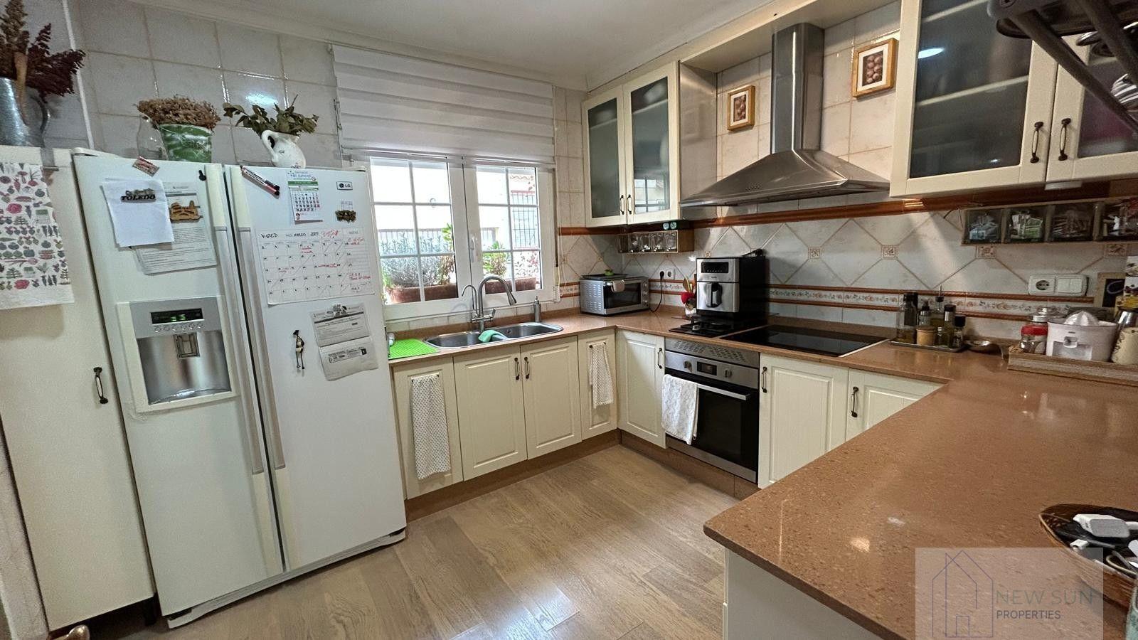 For sale of chalet in Los Montesinos