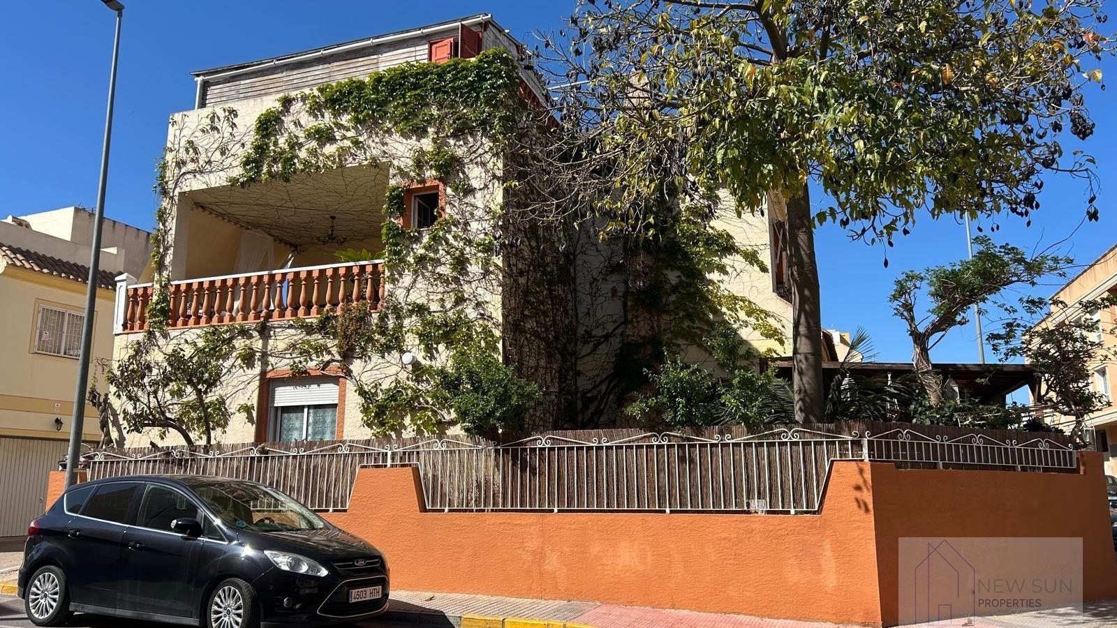 For sale of chalet in Los Montesinos