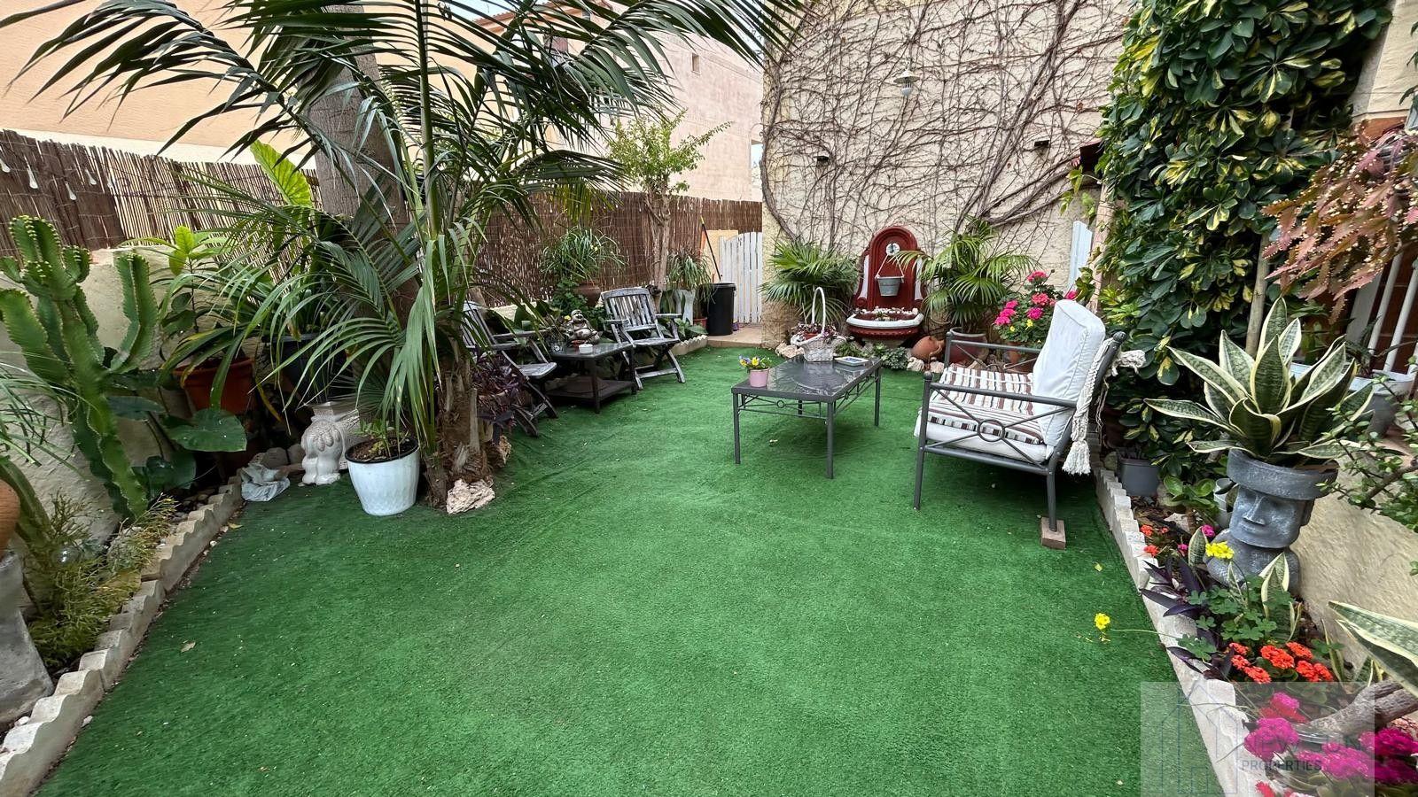 For sale of chalet in Los Montesinos