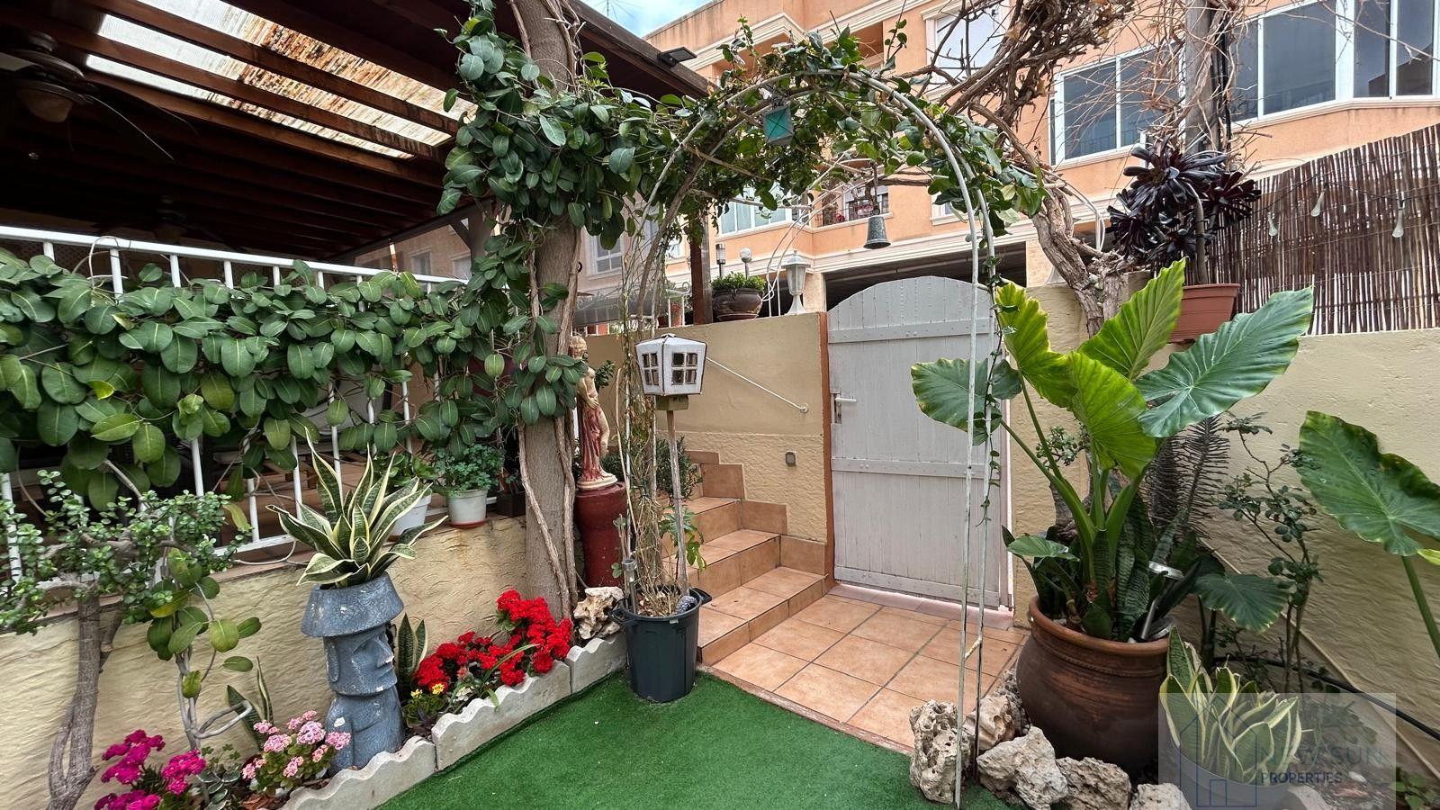 For sale of chalet in Los Montesinos