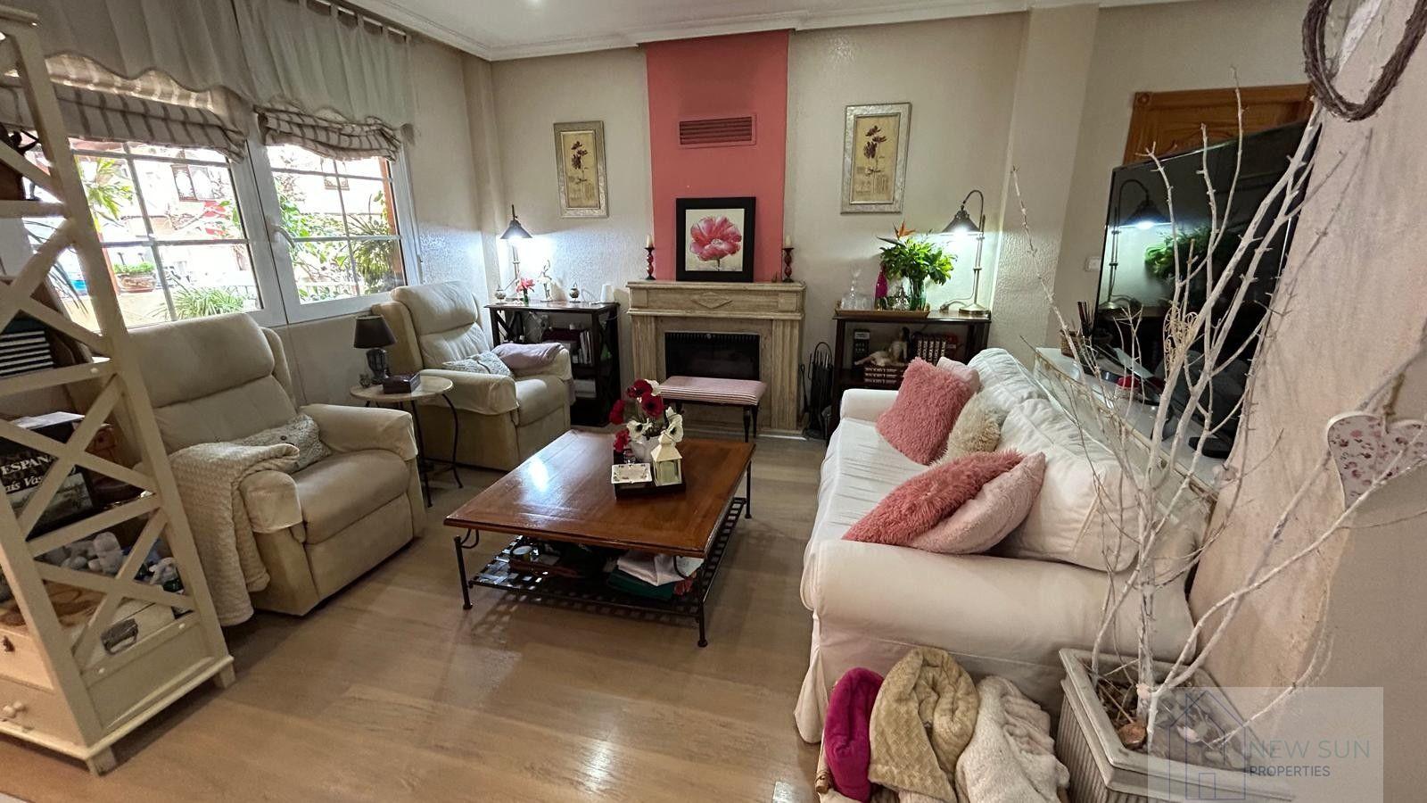 For sale of chalet in Los Montesinos