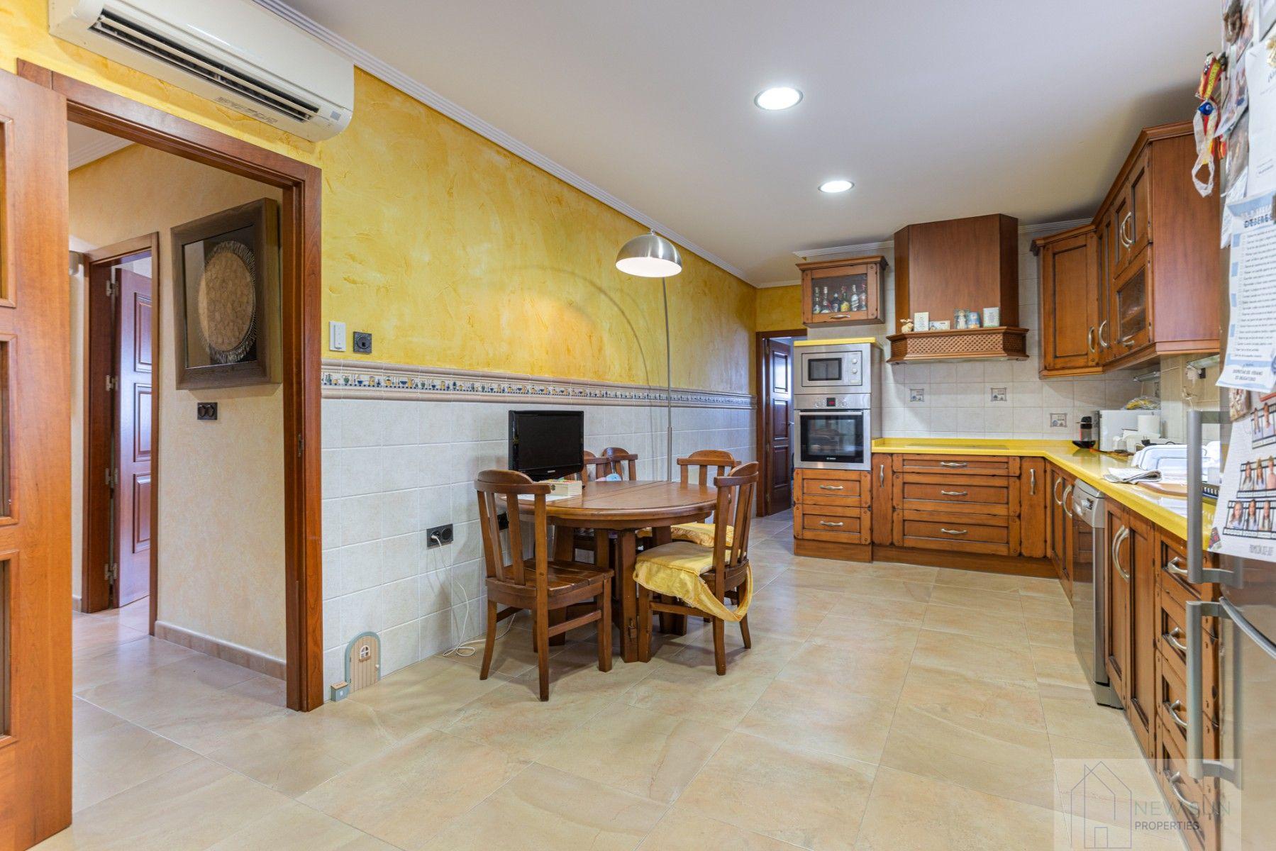 For sale of chalet in Los Montesinos