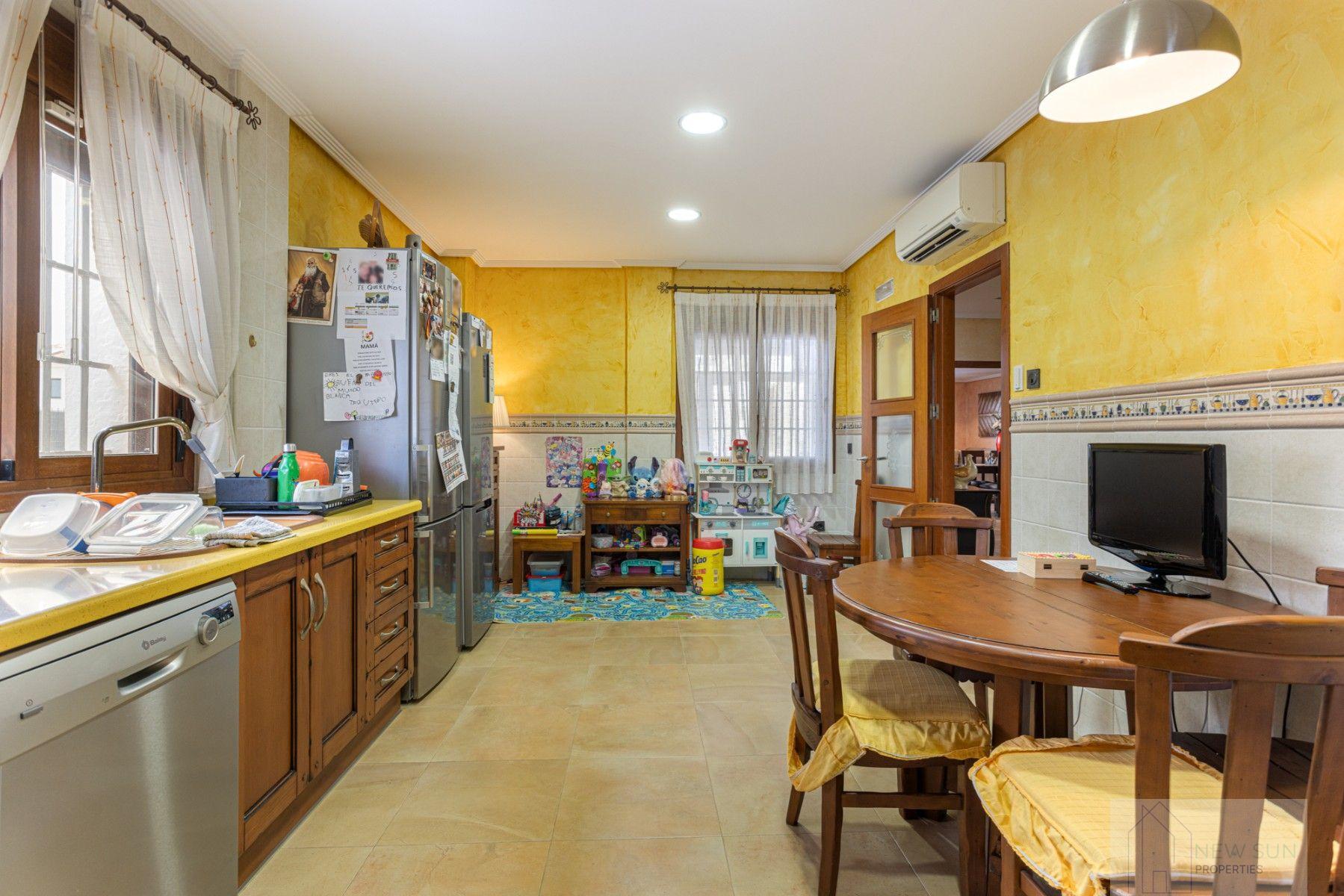 For sale of chalet in Los Montesinos