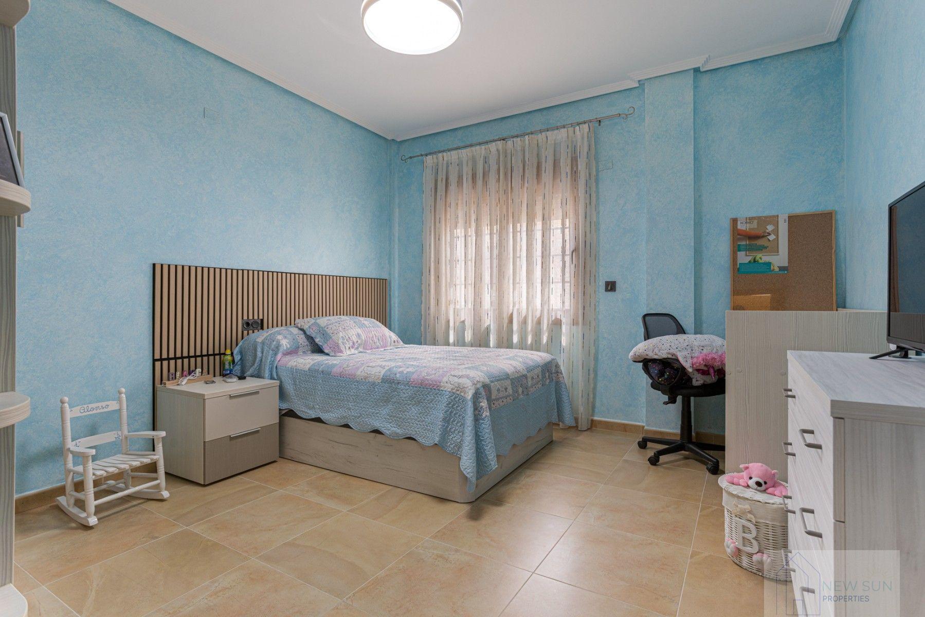 For sale of chalet in Los Montesinos