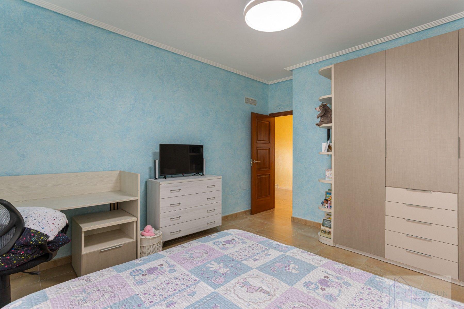 For sale of chalet in Los Montesinos