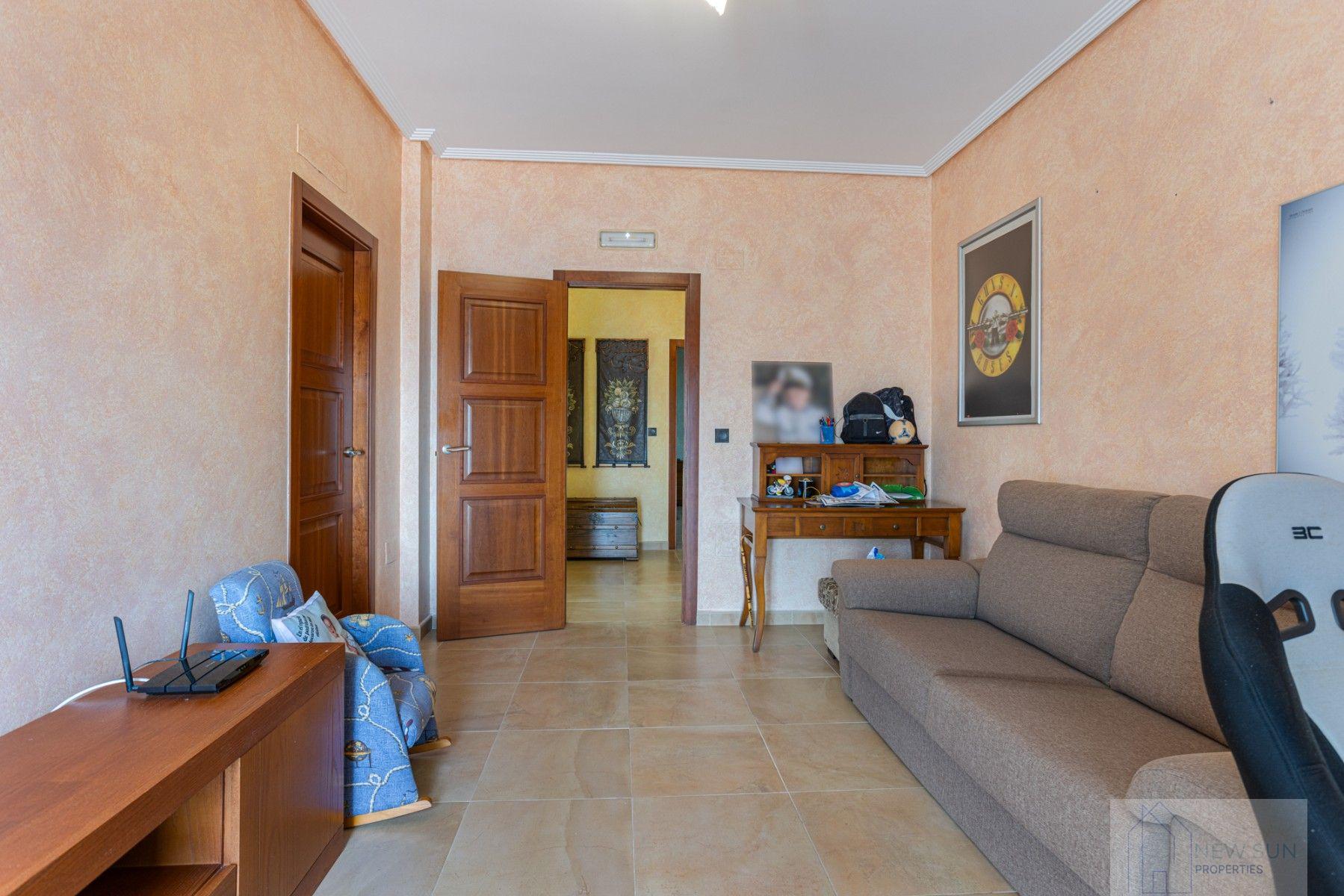 For sale of chalet in Los Montesinos