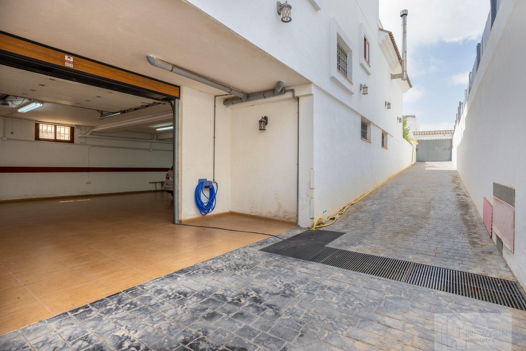 For sale of chalet in Los Montesinos