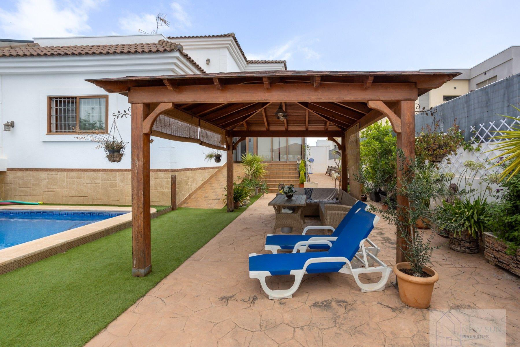 For sale of chalet in Los Montesinos