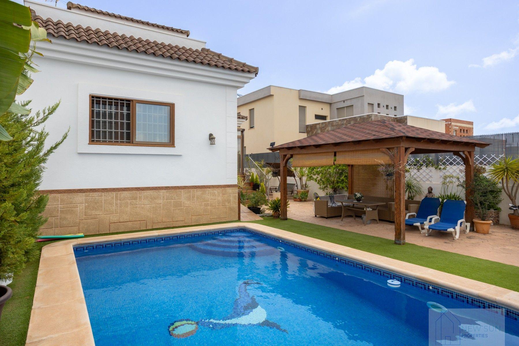 For sale of chalet in Los Montesinos