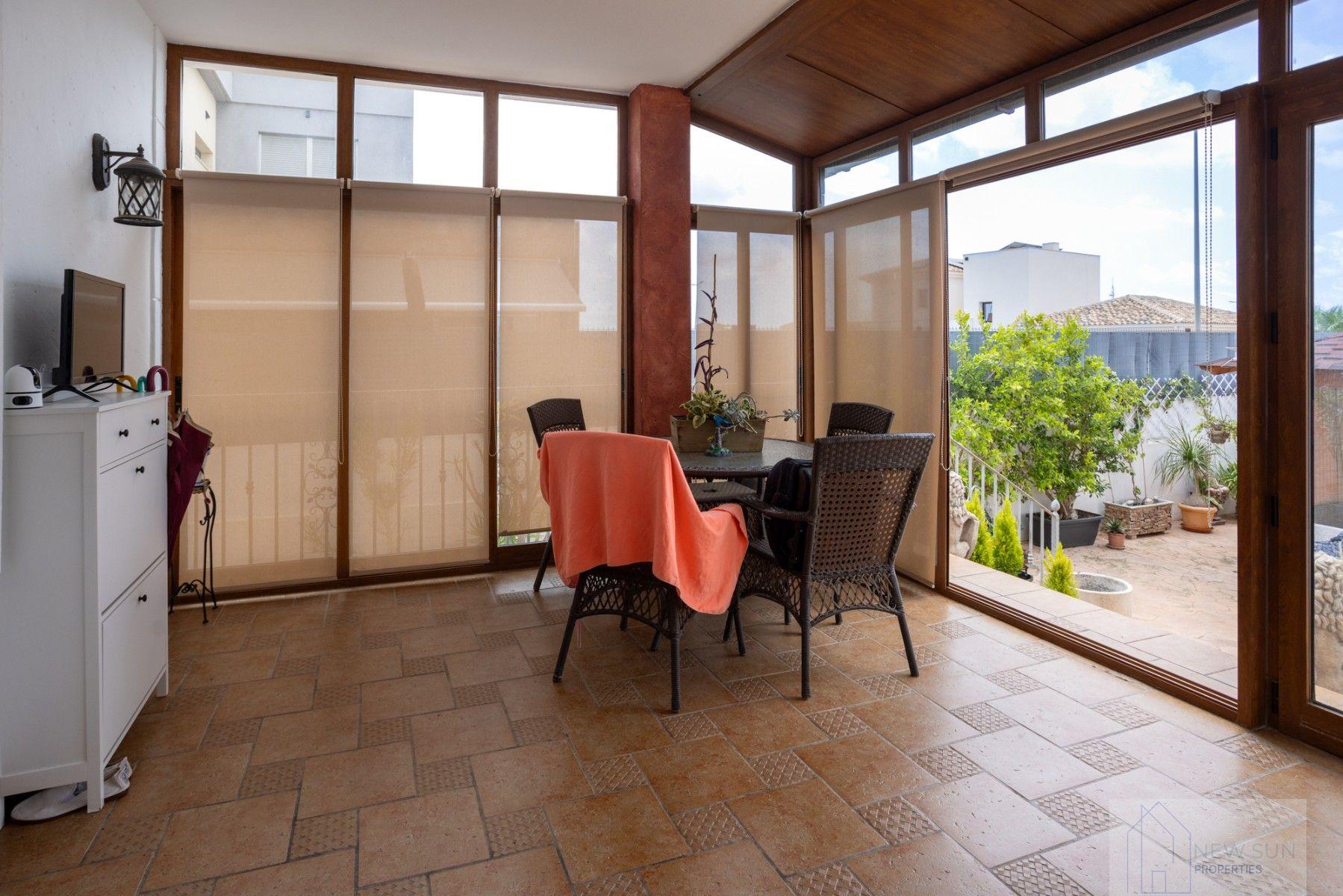 For sale of chalet in Los Montesinos