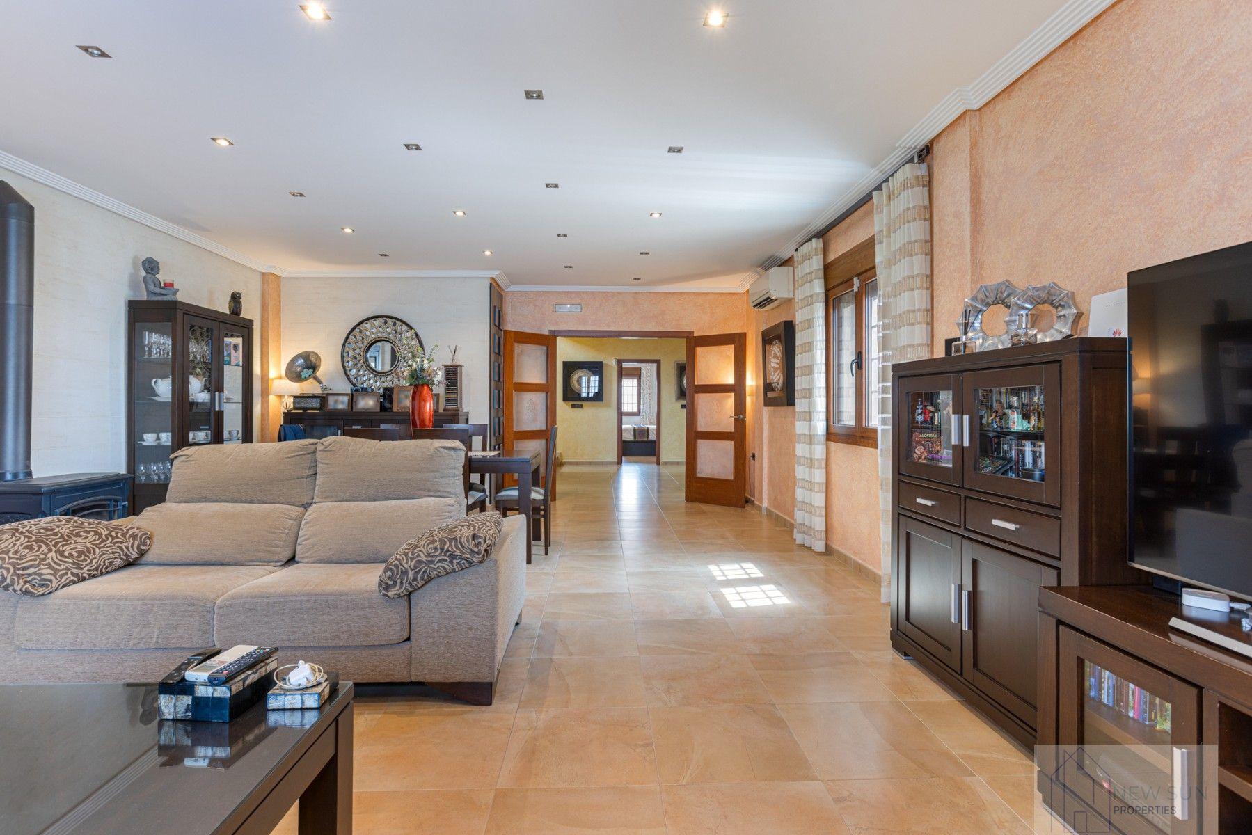 For sale of chalet in Los Montesinos