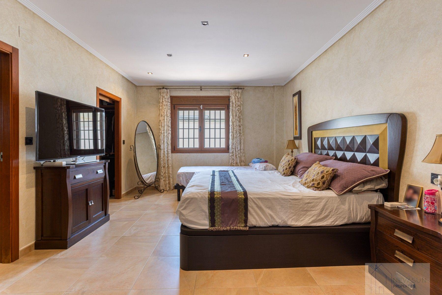 For sale of chalet in Los Montesinos