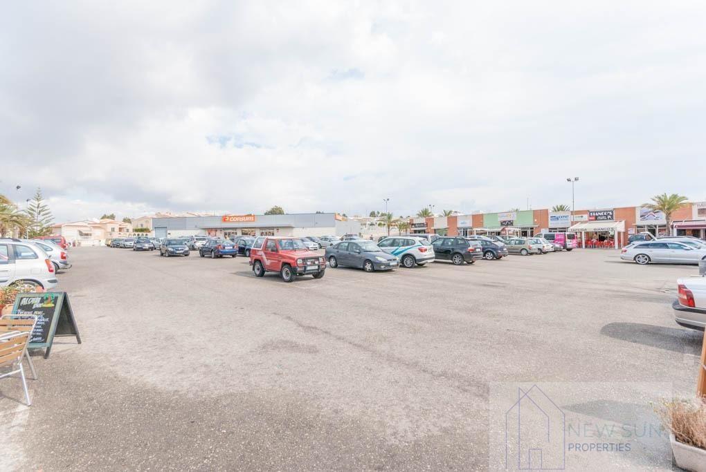 For rent of premises in San Fulgencio