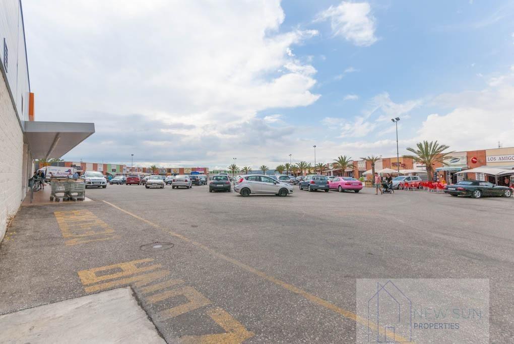 For rent of premises in San Fulgencio