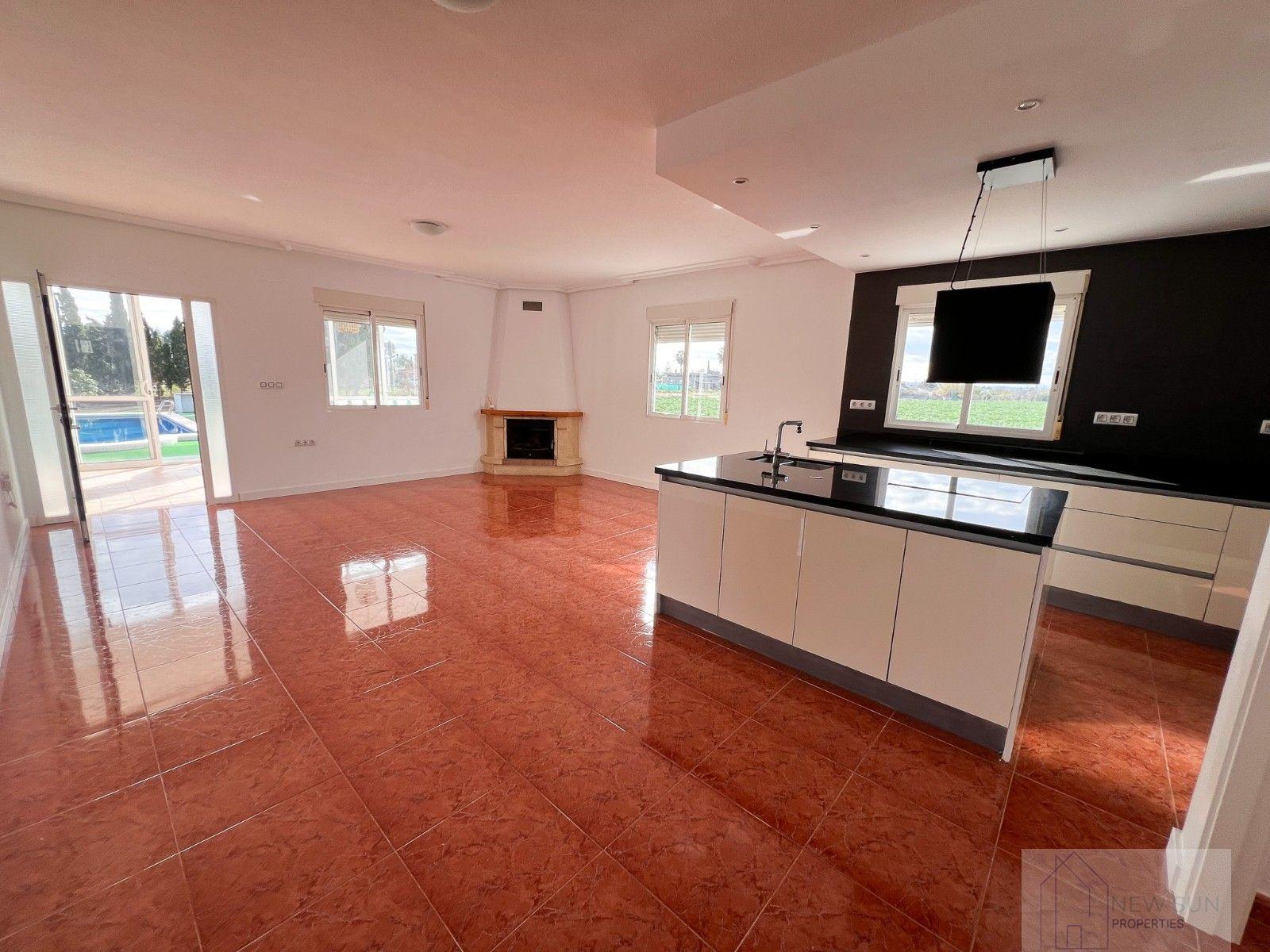 Venta de villa en Dolores