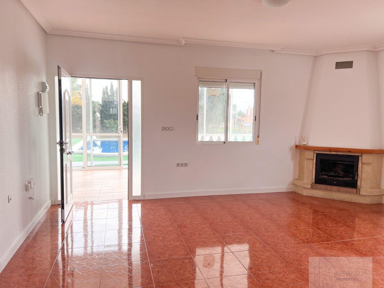 Venta de villa en Dolores